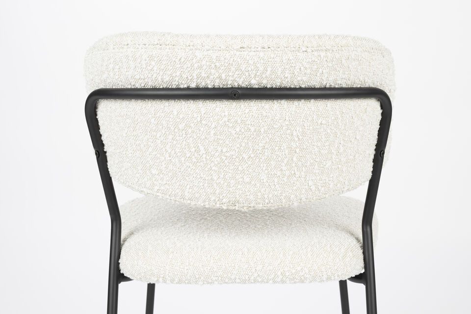The Jolien chair therefore represents a wise investment for those seeking to combine aesthetics and