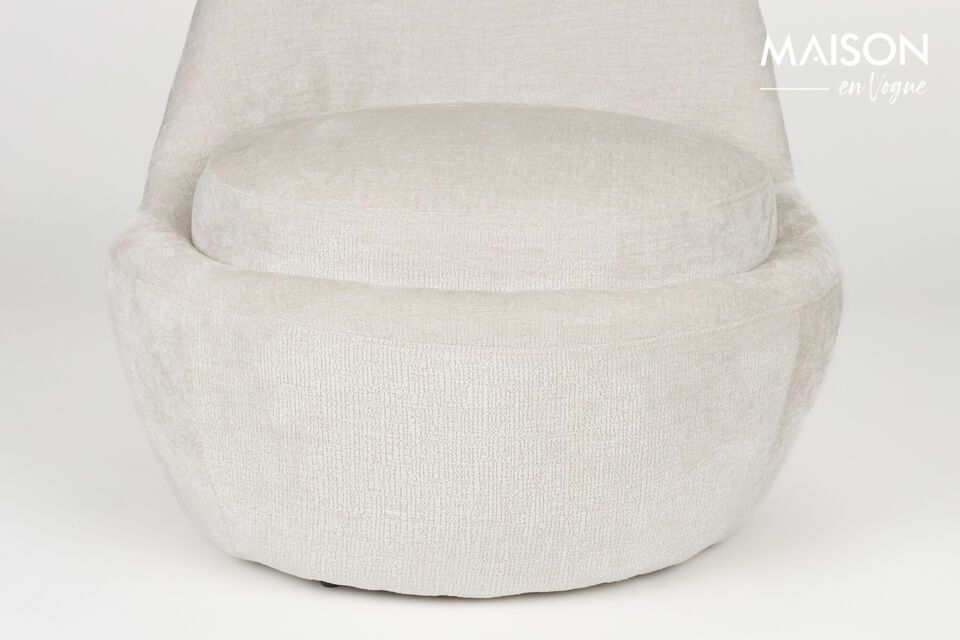 Let yourself be charmed by this invitation to serenity