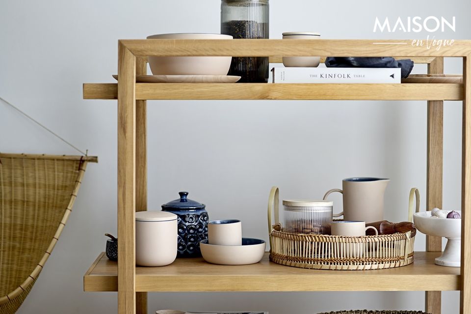 An understated and elegant bowl in a bowl shape and white marble