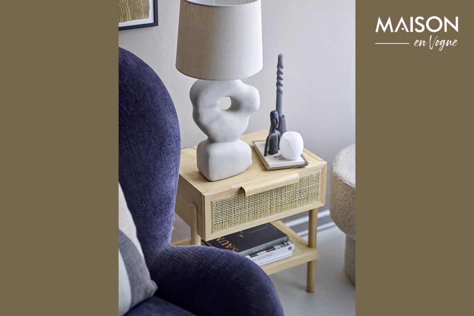A pure Nordic style for a table lamp with Danish accents
