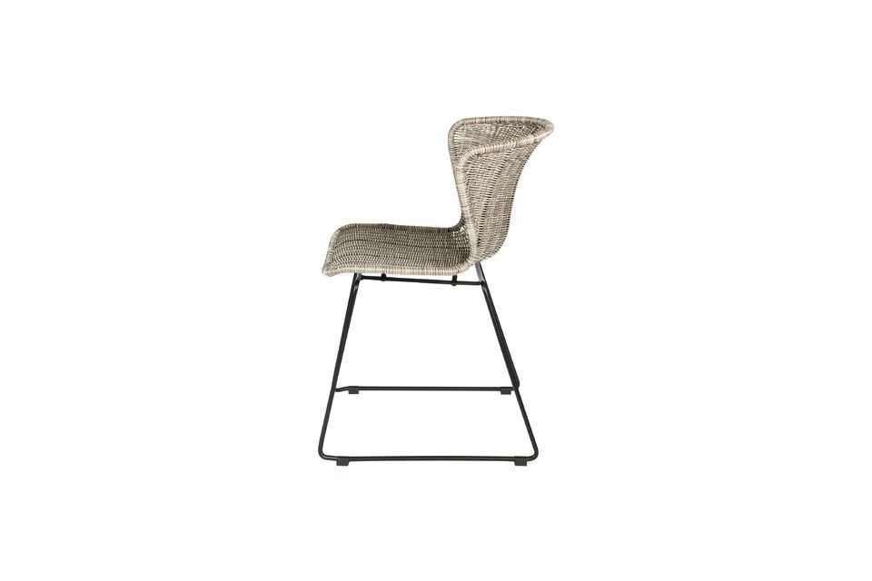 With a comfortable seat height of 46 cm, this chair is perfect for relaxing and unwinding