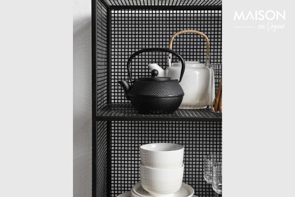 A sturdy wire-mesh shelf with 3 storage levels